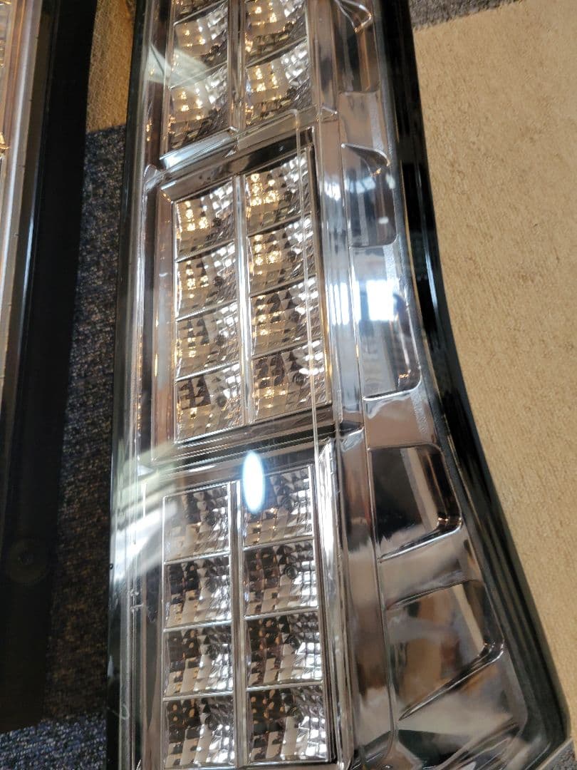 C26　セレナ　LEDテール