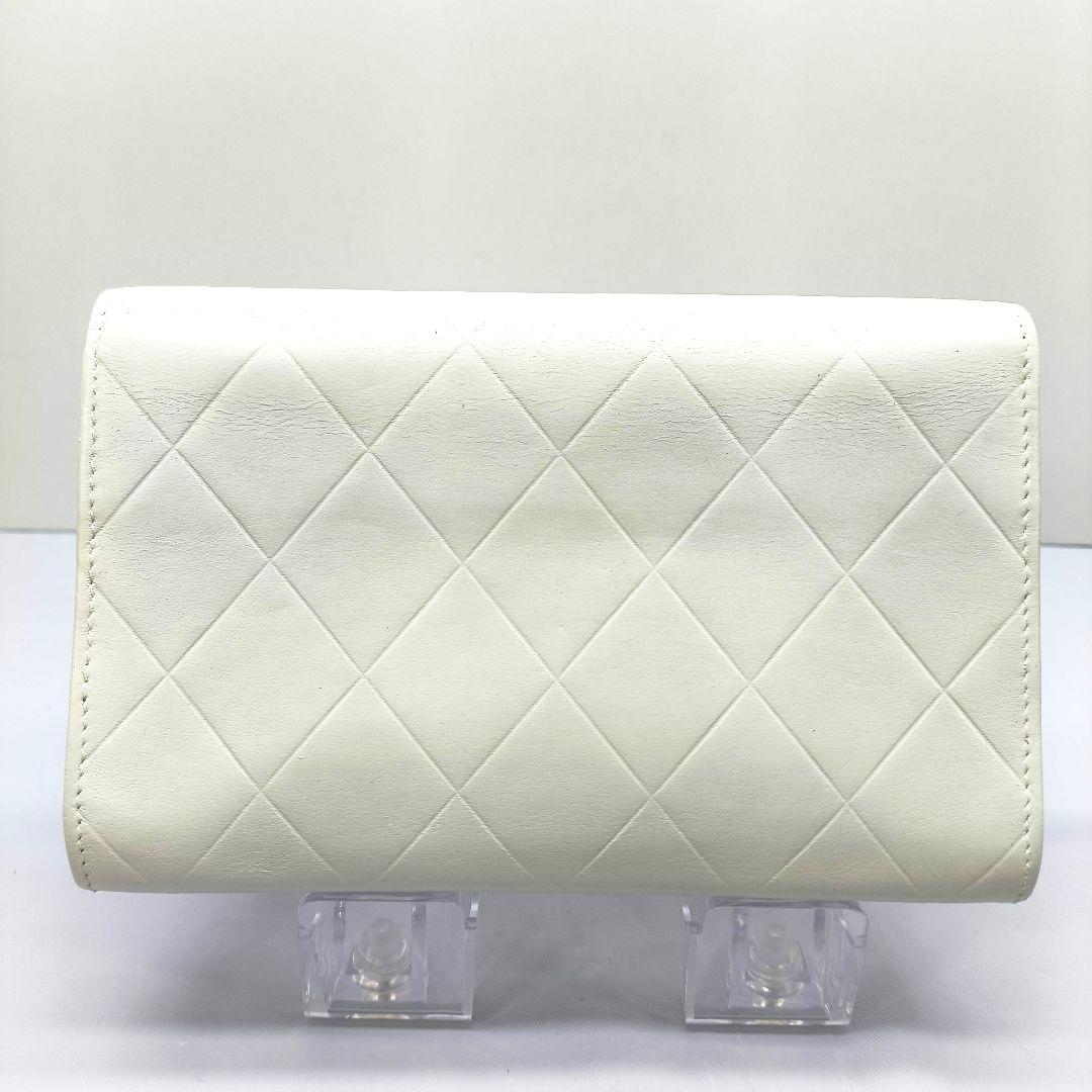 美品 シャネル 二つ折り 財布 カーフレザー ホワイト CHANEL