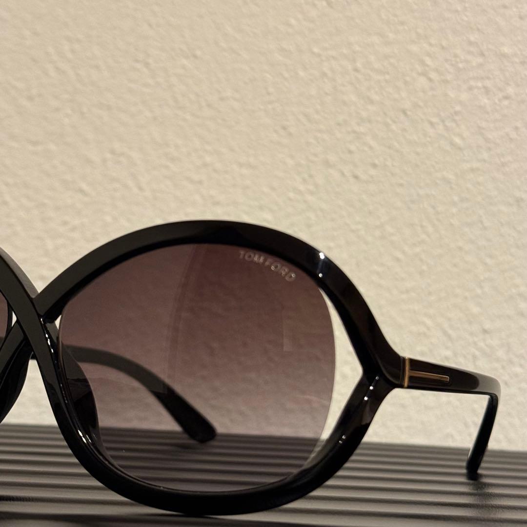美品 TOM FORD トムフォード サングラス Sandra 黒 ユニセックス
