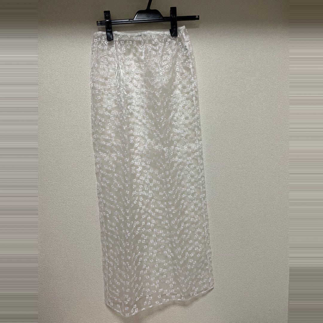 ＜LOEFF＞クローバー エンブロイダリー スカート