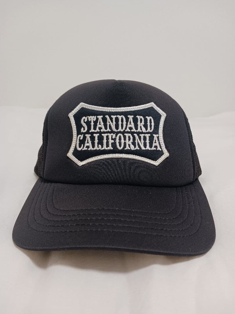 スタンダードカリフォルニア ベーシックロゴ メッシュキャップ ブラック
