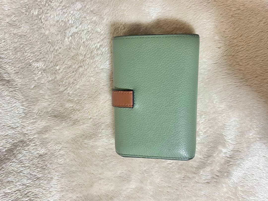 LOEWE グリーンレザー 三つ折り財布