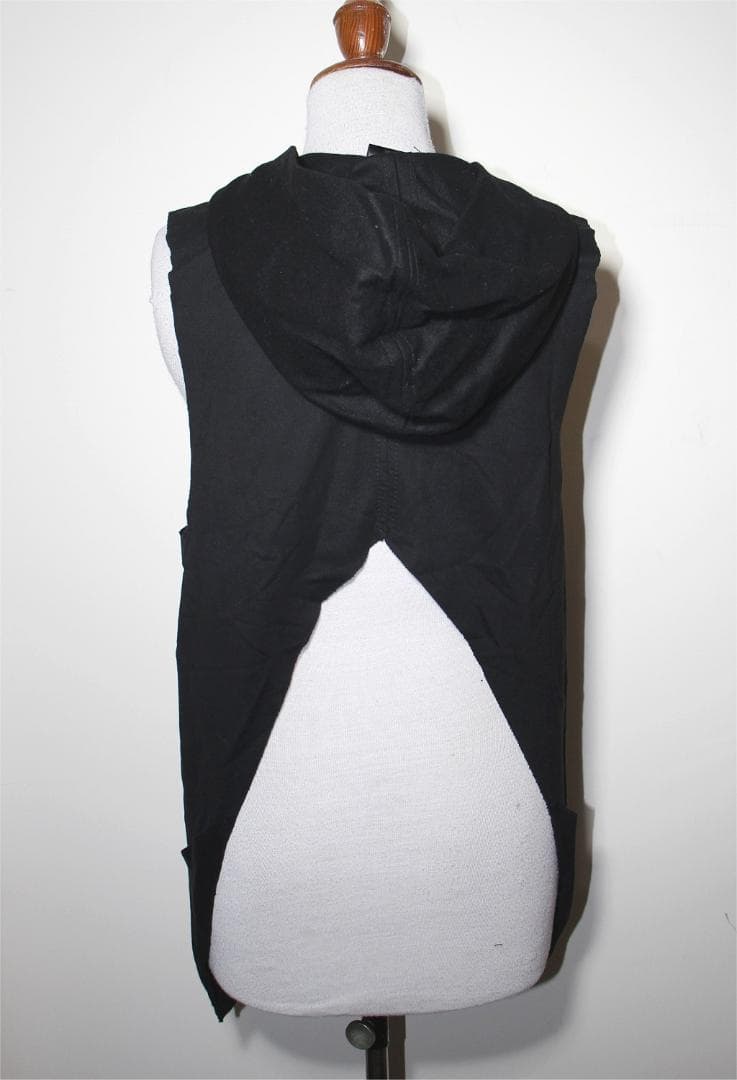 あ*様 THOAS LINDNER HOODED WINGS ベスト 黒 M ド