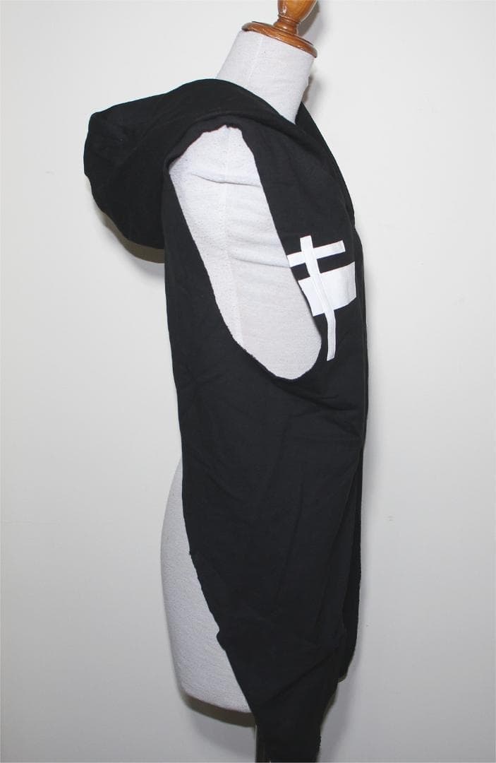あ*様 THOAS LINDNER HOODED WINGS ベスト 黒 M ド