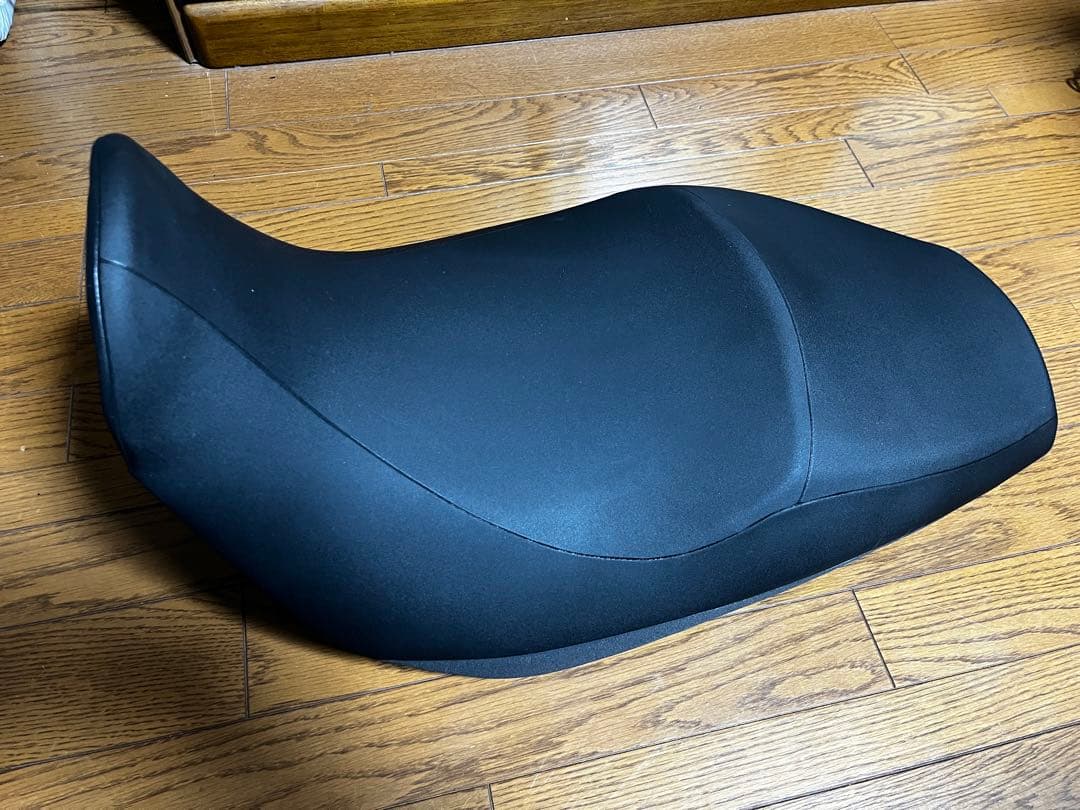 【こずえさん専用】★ Ｖストローム650 純正ローシート ★