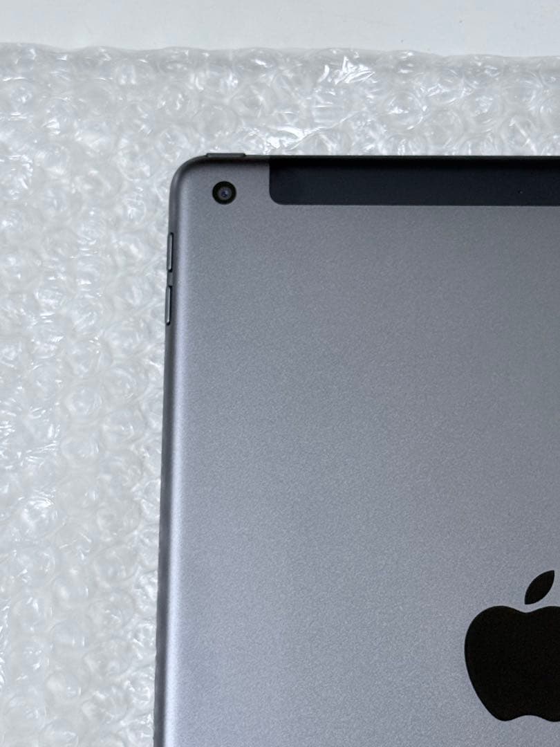 iPad 第8世代　32GB Wi-Fi + Cellularモデル　美品