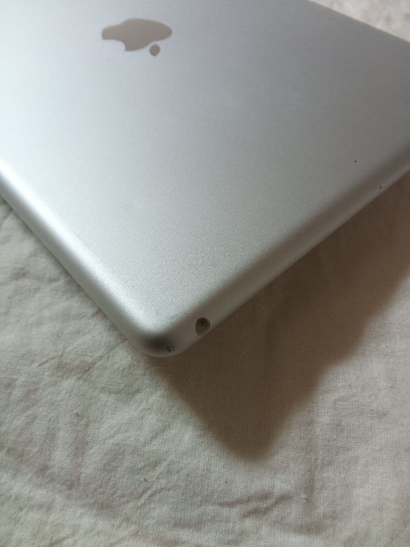美品 iPad 第8世代 バッテリー85%