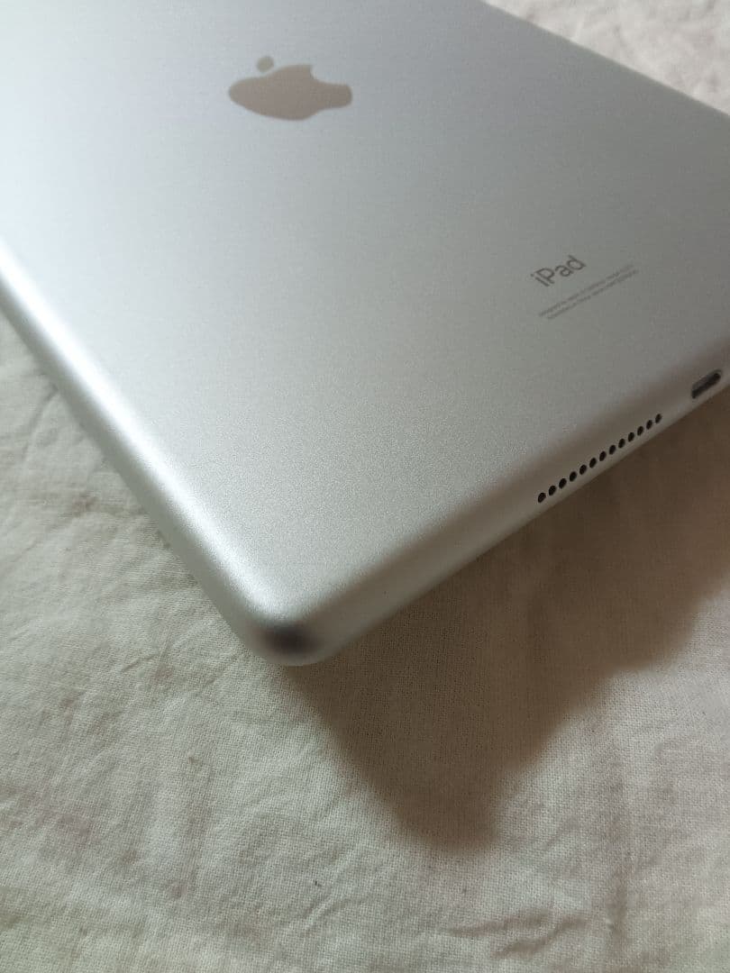 美品 iPad 第8世代 バッテリー85%