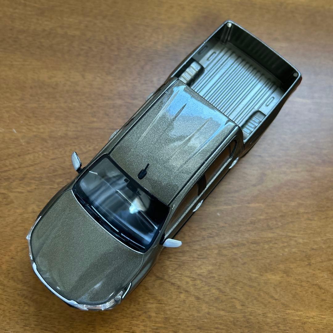 トヨタハイラックス カラーサンプルミニカー