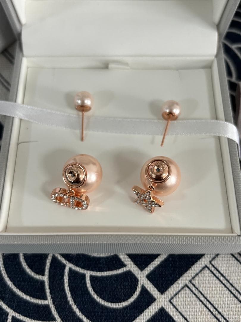 レディース DIOR ピアス ピンクパール 両耳用