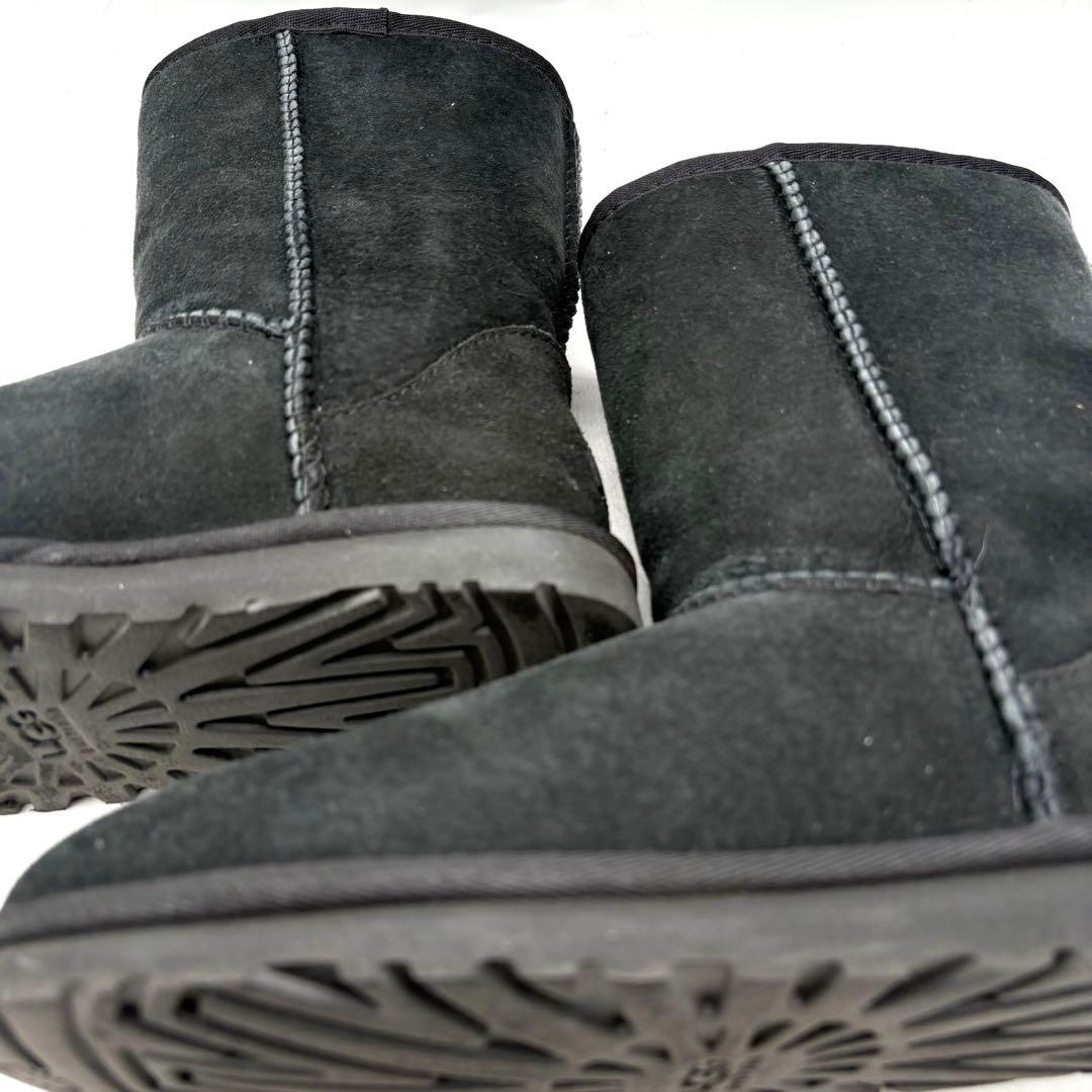 極美品✨ UGG W CLASSIC SHORT 【23.0】 ブラック