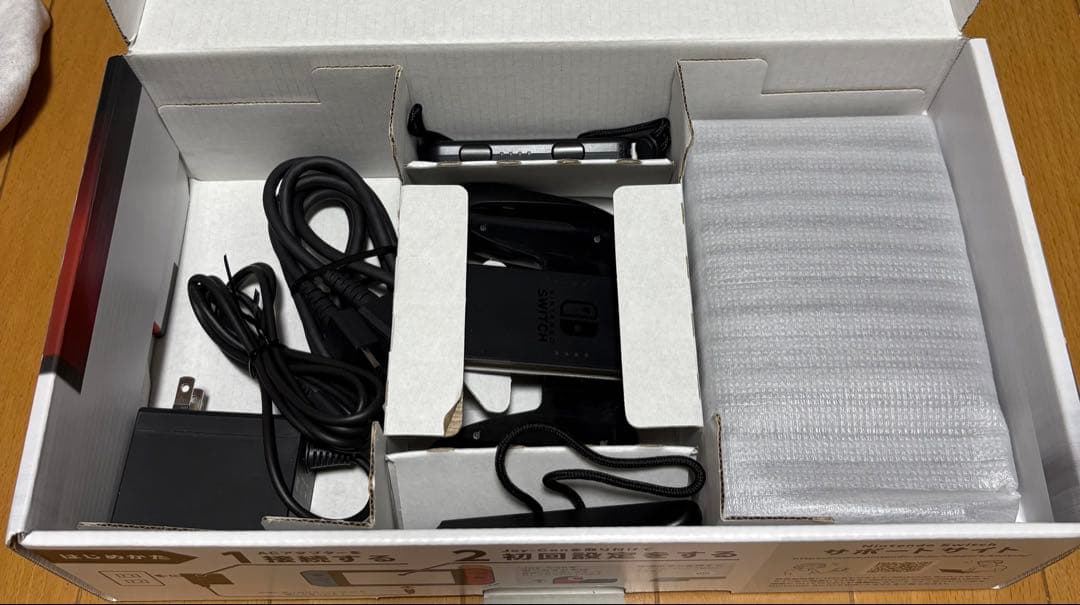 【美品】Nintendo Switch 本体 青/赤