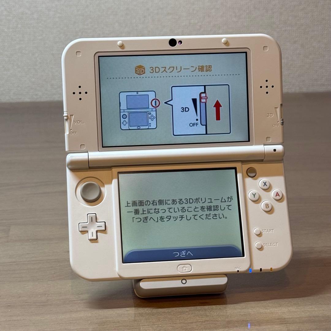 4-176 Newニンテンドー3DS LL パールホワイト 箱付き