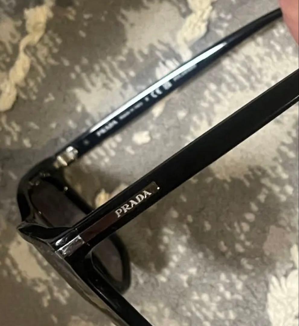 PRADA プラダ　スクエア型 サングラス 収納袋付き