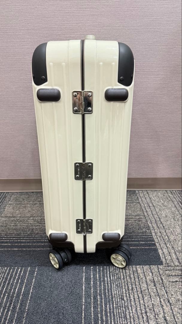 さっちゃん⭐︎美品 RIMOWA LIMBO リモワ リンボ 32L 4輪