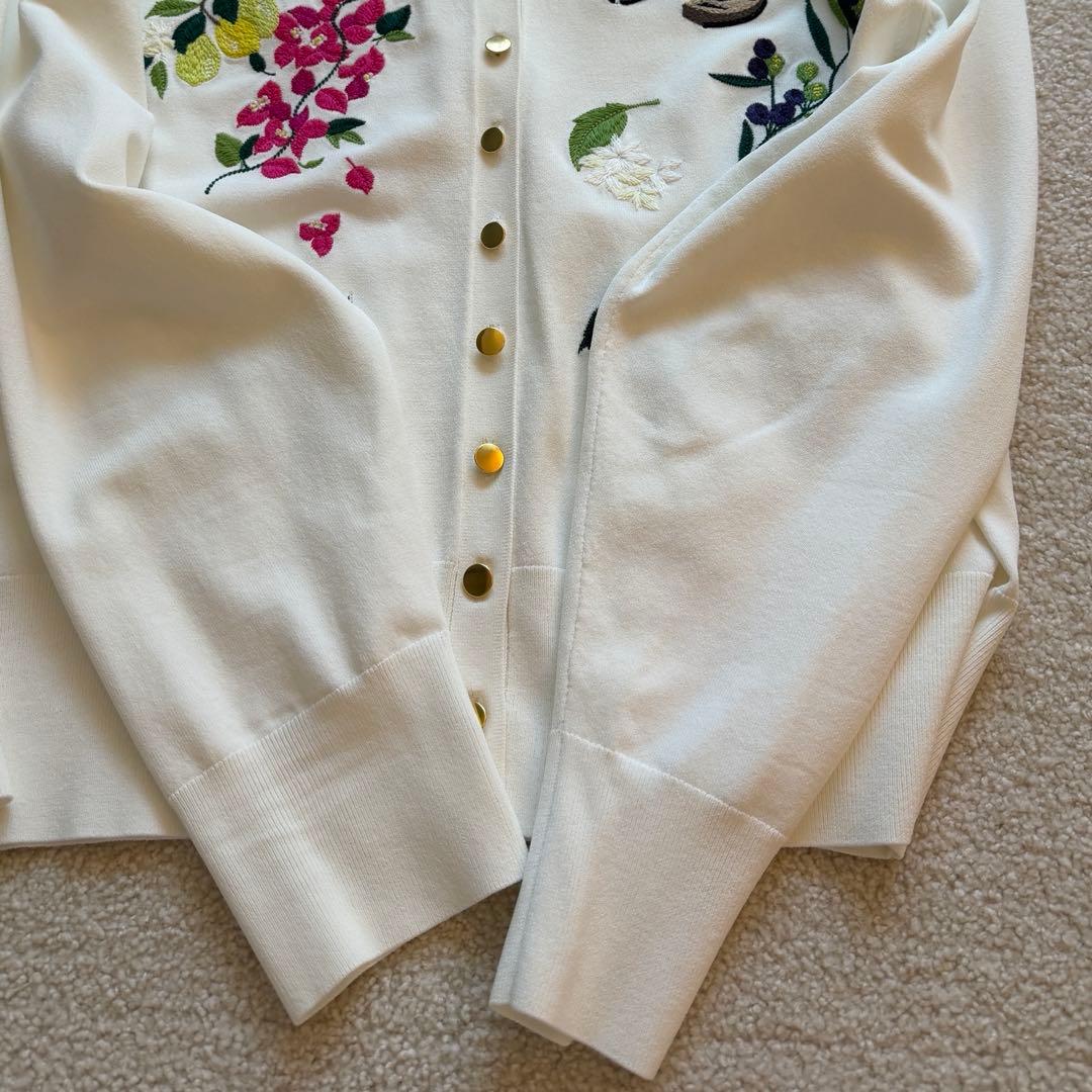 Viaggio Blu カプリ刺繍ニットカーディガン 金ボタン 佳子様 25SS