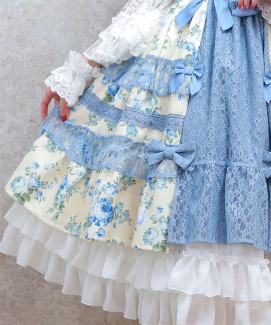 axes femme kawaii アンティークローズ柄ジャンパースカート