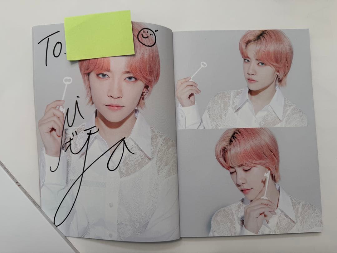 公園少女GWSN THE FIRST ARTIST BOOK 01 -サイン入り
