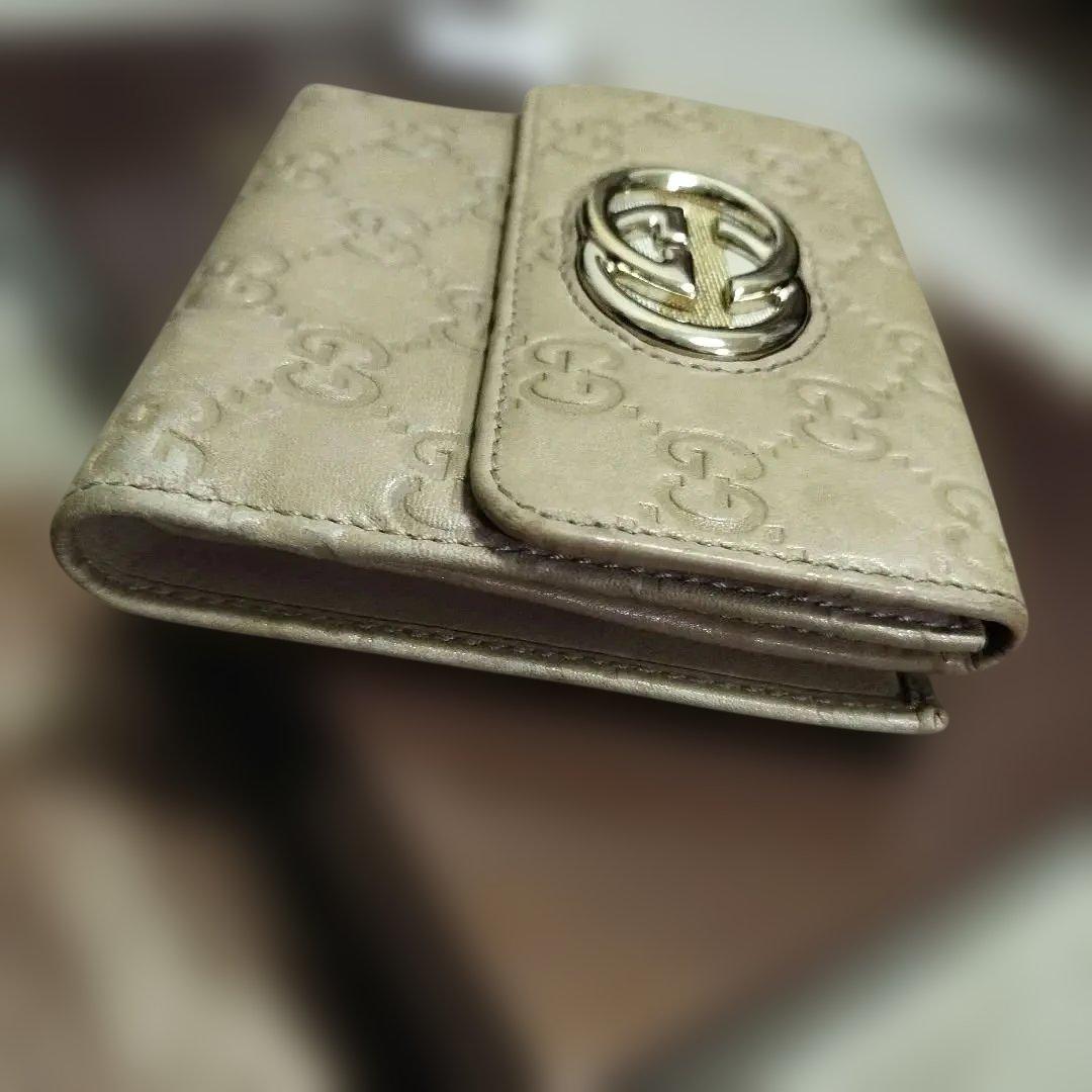 GUCCI ベージュレザー 二つ折り財布【良品】