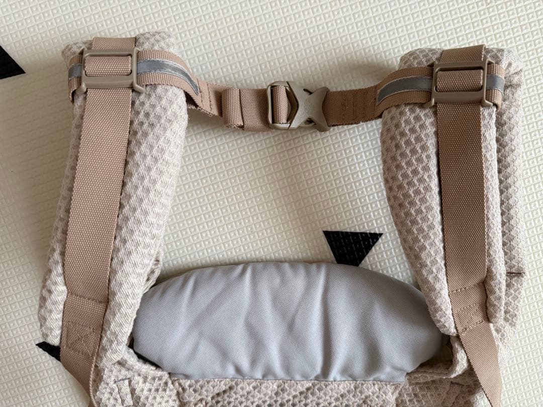 エルゴ　オムニブリーズ　サンドベージュ