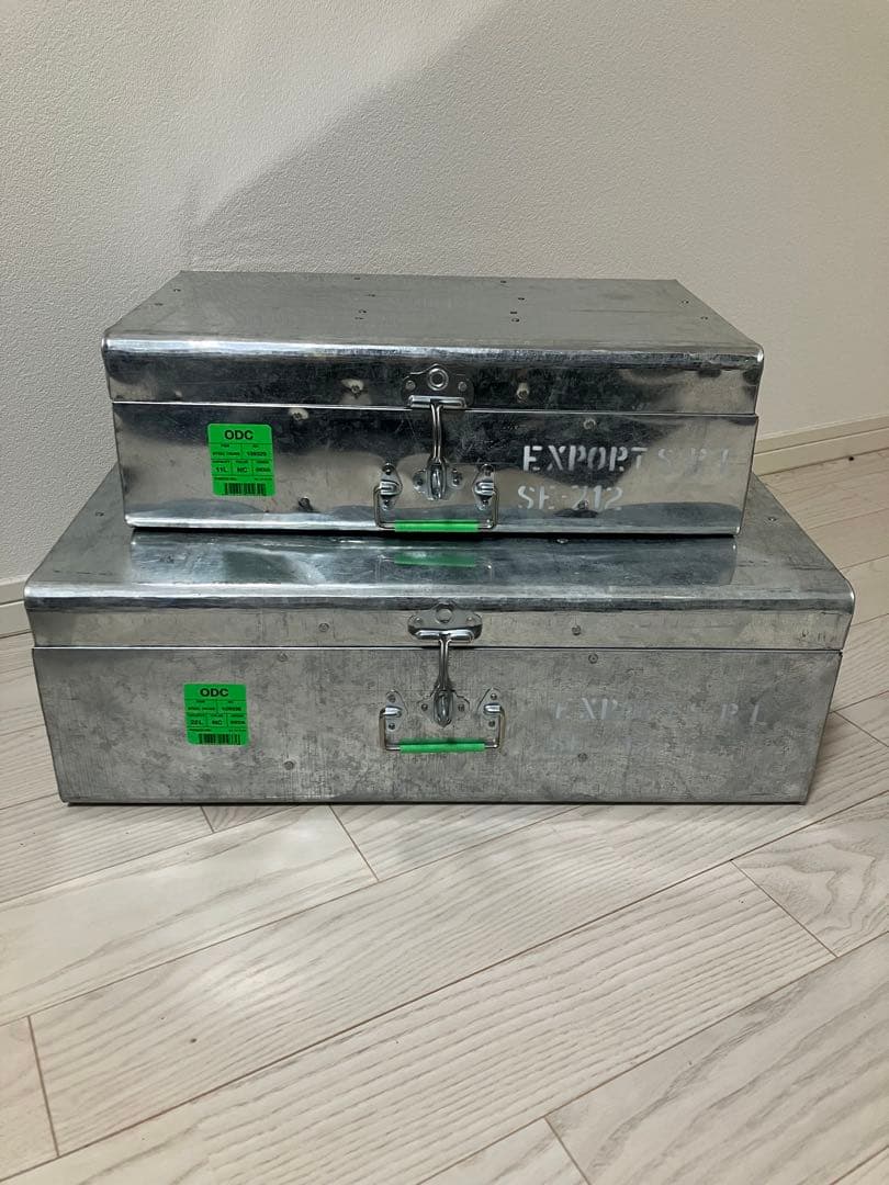 PUEBCO(プエブコ)のスチールトランクの11L/22Lの2個セット