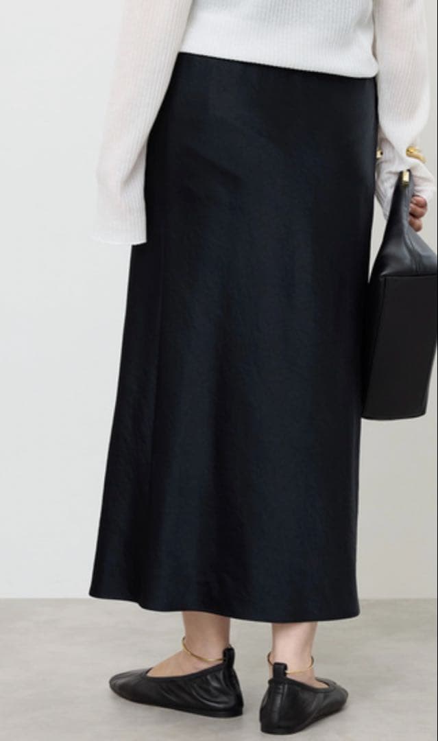 ドゥーズィエムクラス　Minimal Satin スカート 2024年　美品
