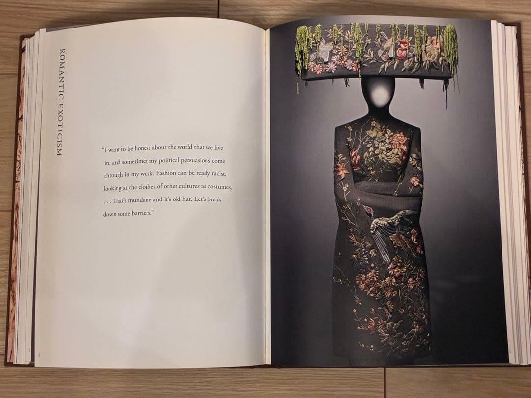 ALEXANDER McQUEEN SAVAGE BEAUTY 洋書