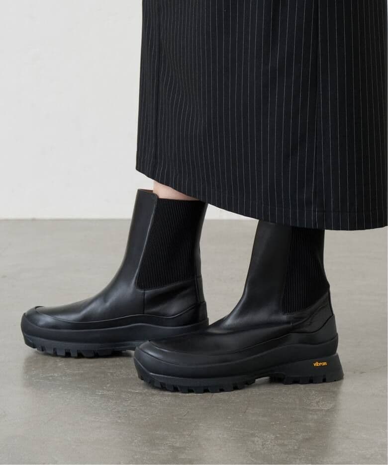 LE TALON GRISEレザーVIBRAMバックリブショートブーツ
