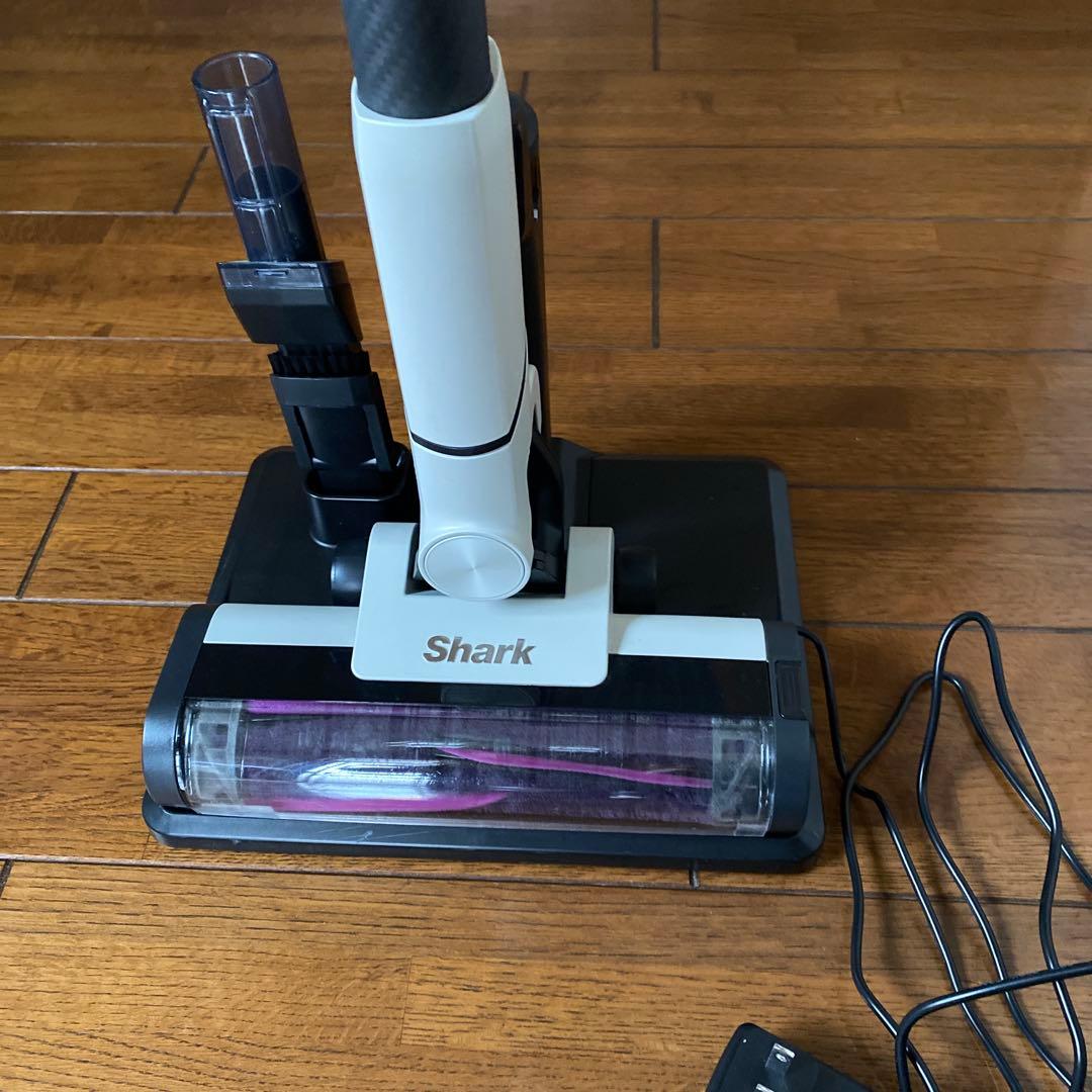 Shark スティッククリーナー 本体 ホワイト 充電器付き