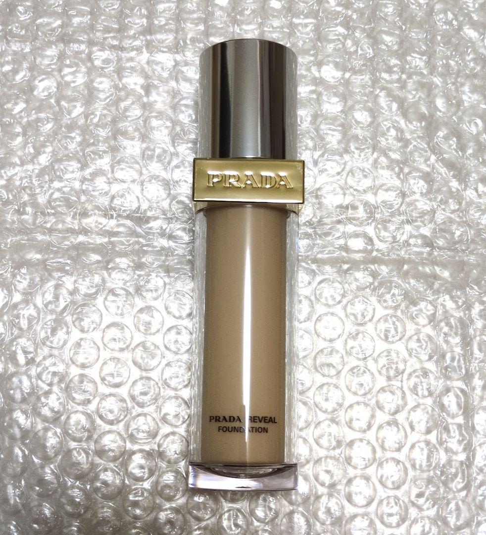 【新品未使用】PRADA リヴィール スキンファンデーション SPF17 本体