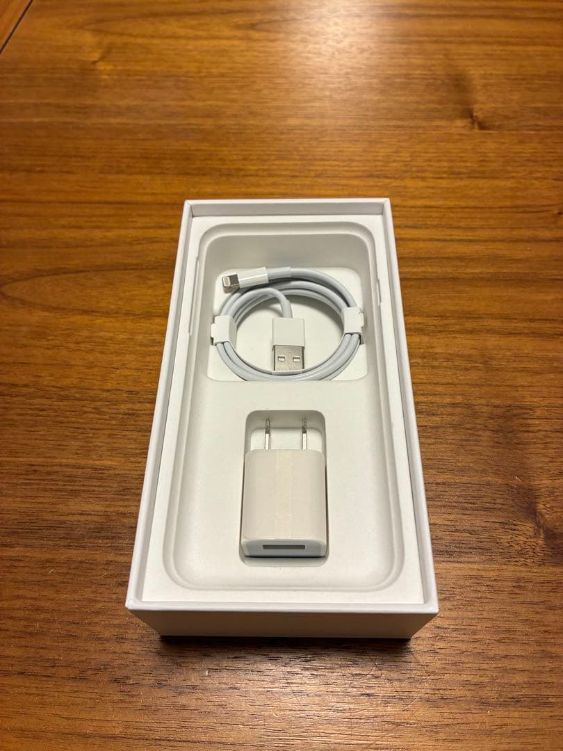 Apple iPhone SE第2世代 ブラック 本体