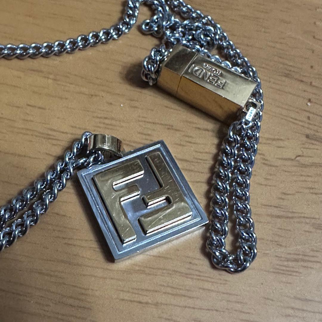 FENDI フェンディ　パラジウム＆ゴールドカラー ネックレス
