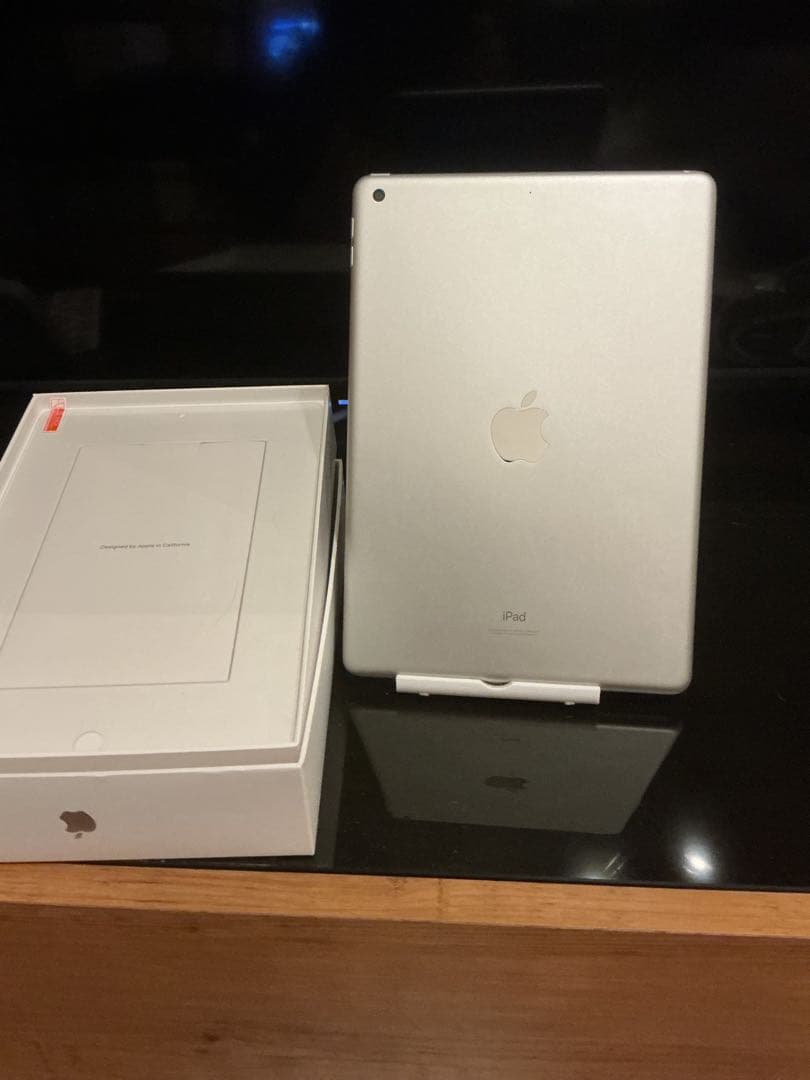 ⭐︎Apple iPad シルバー 本体　第9世代　64GB⭐︎