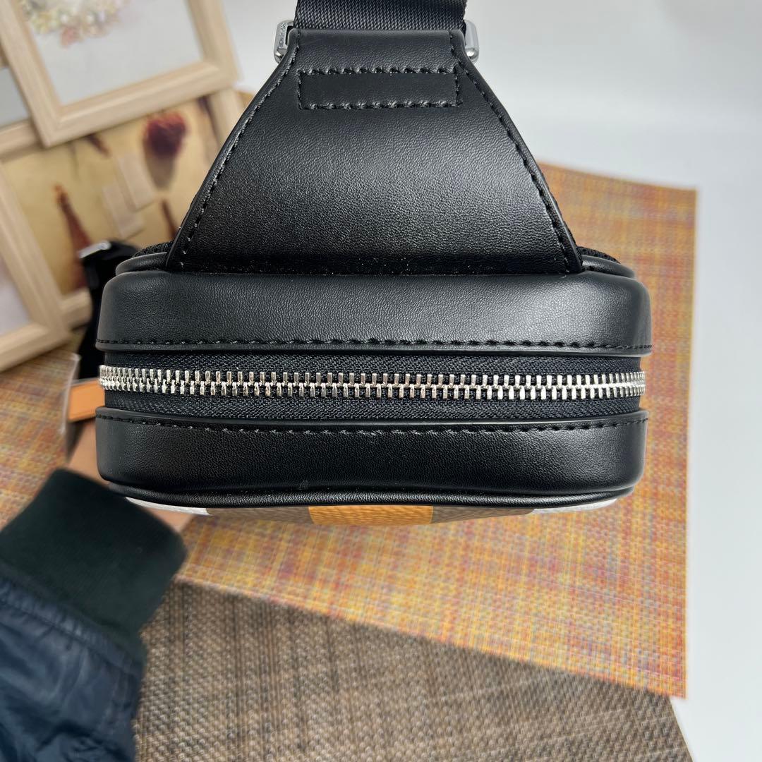 あやか ✨極美品✨MICHAEL KORS マイケルコース　ボディバッグ