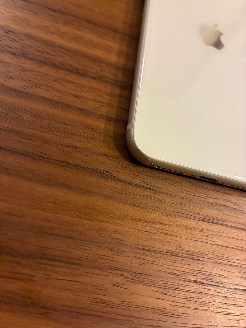 【美品】iPhone SE 第3世代 128GB スターライト SIMフリー