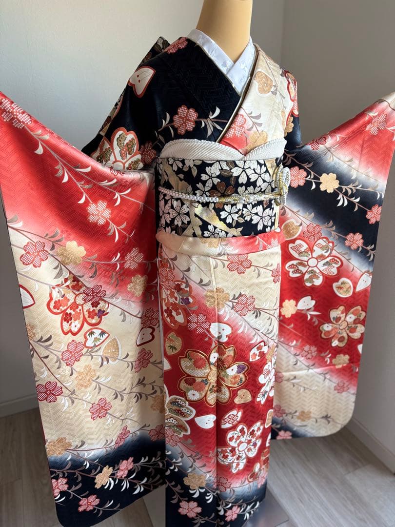 喜流 です！⭐️振袖フルセット　吾妻徳穂　成人式　正絹振袖　袋帯　茜色　黒