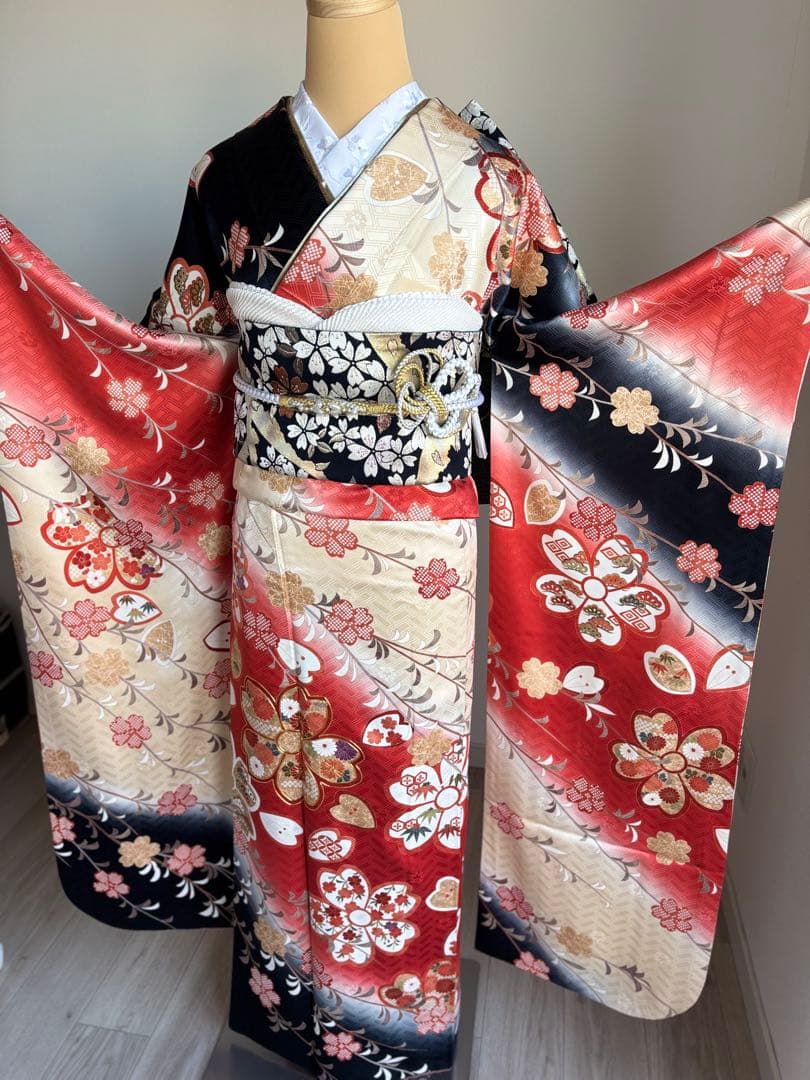 喜流 です！⭐️振袖フルセット　吾妻徳穂　成人式　正絹振袖　袋帯　茜色　黒