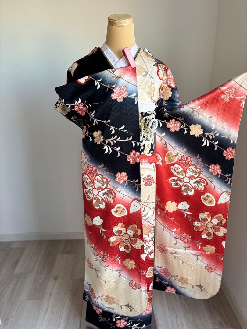 喜流 です！⭐️振袖フルセット　吾妻徳穂　成人式　正絹振袖　袋帯　茜色　黒