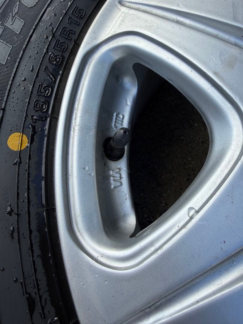 185/65R15 スタッドレスタイヤ ホイールセット
