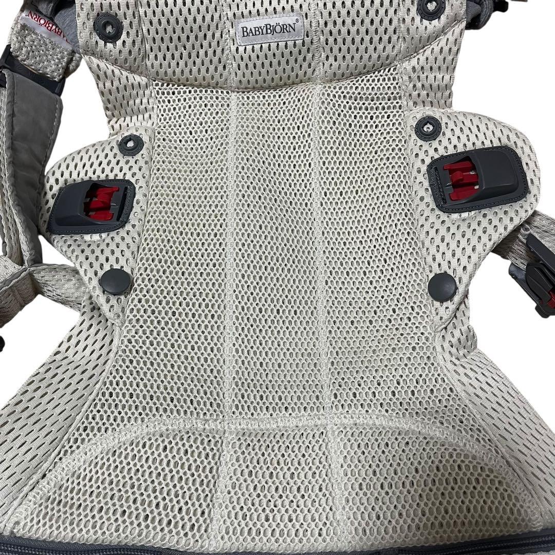 美品 BabyBjorn 抱っこ紐　ベビージョルン　ハーモニー　 クリームカラー