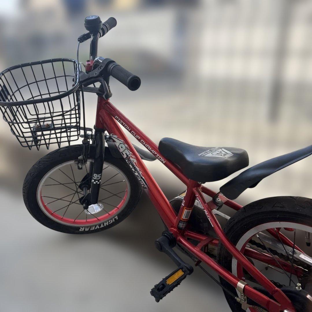 カーズ　レッド 幼児用自転車 フロントバスケット付き コマ付き　16インチ