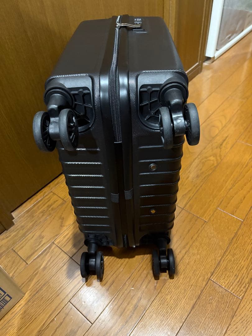 阪神タイガース　TIGERS キャリーケース ブラック 小型　新品未使用