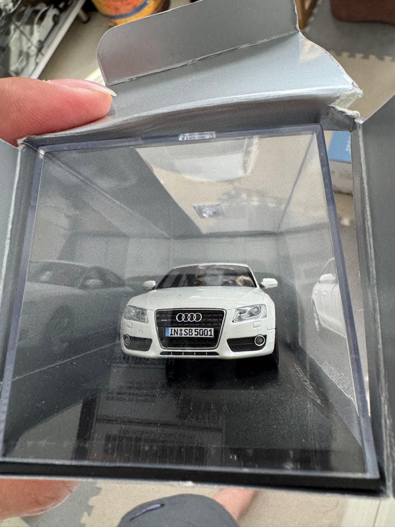Audi A5 Sportback ホワイトミニカー