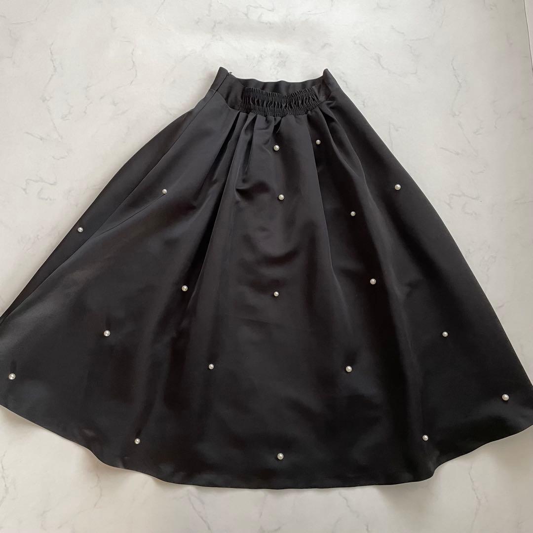 美品　SWINGLE ラグジュアリーサテンパールスカート　ロングスカート