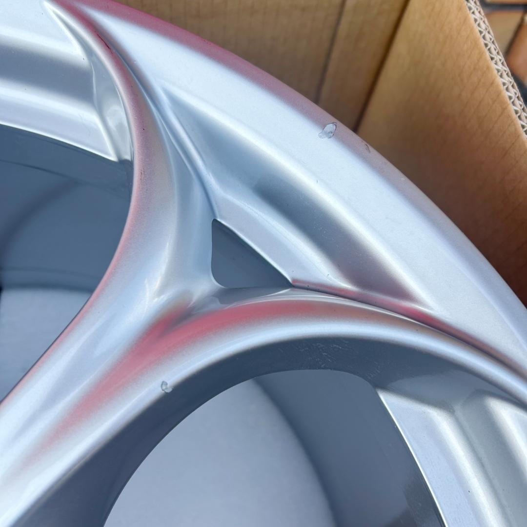 Alfa Romeo Guilia 19インチホイール シルバー