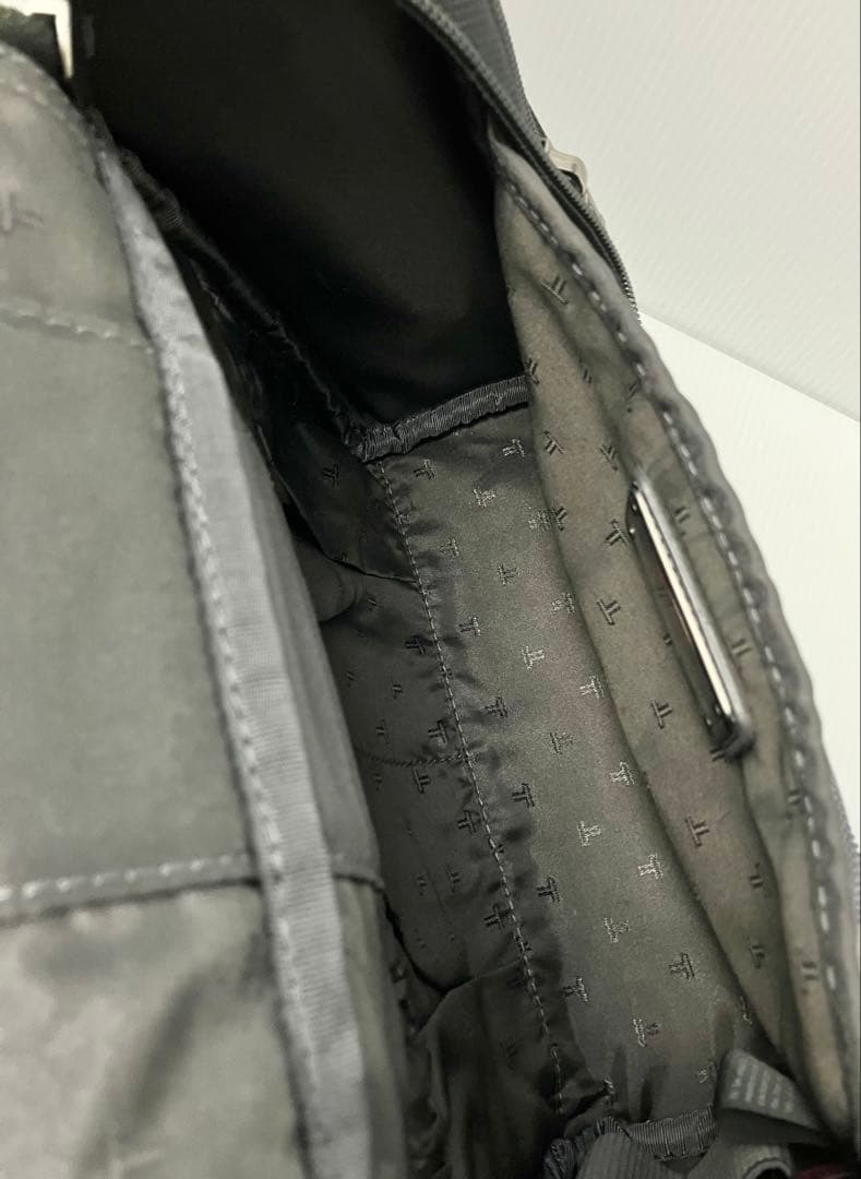 ほぼ新品 美品廃盤 TUMI トゥミ トラベルポーチ 22191D4