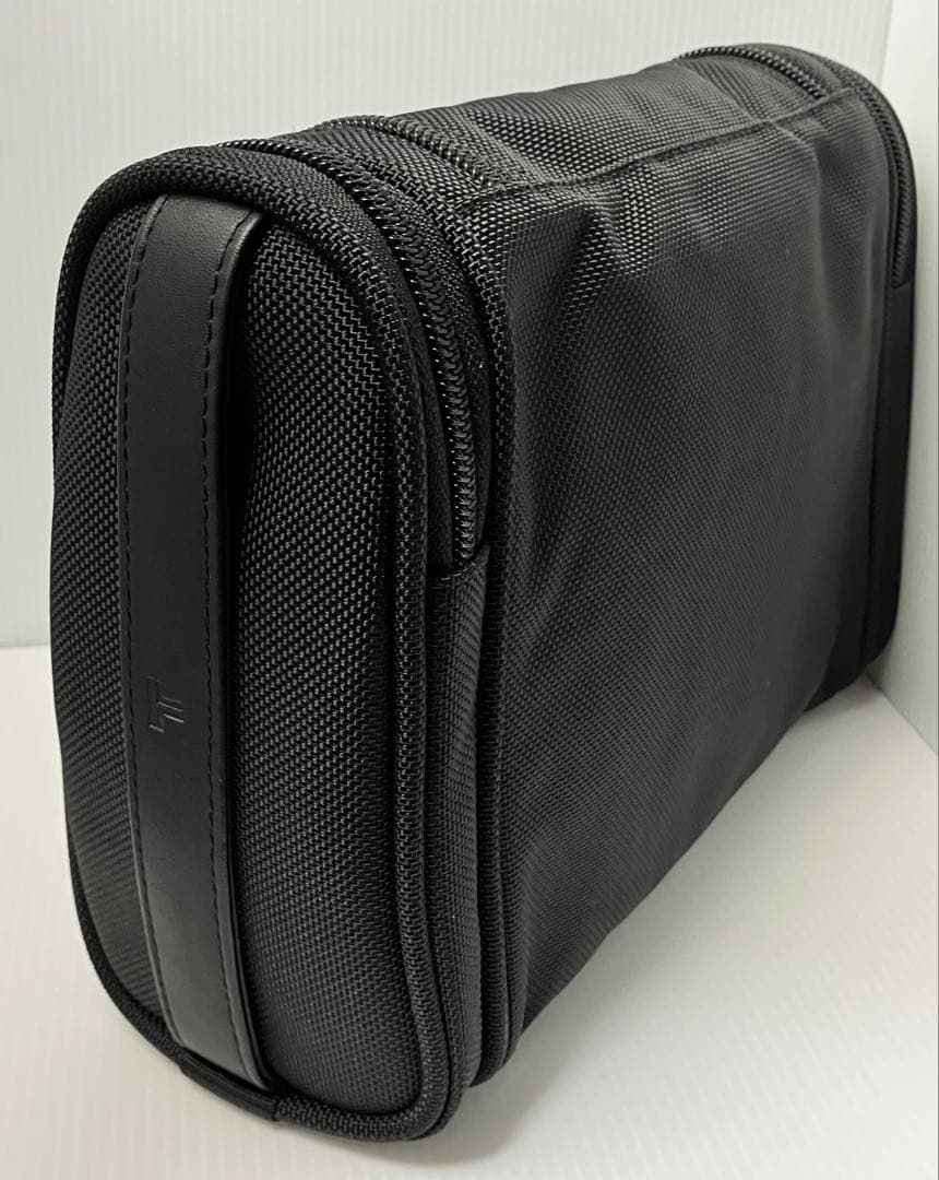 ほぼ新品 美品廃盤 TUMI トゥミ トラベルポーチ 22191D4