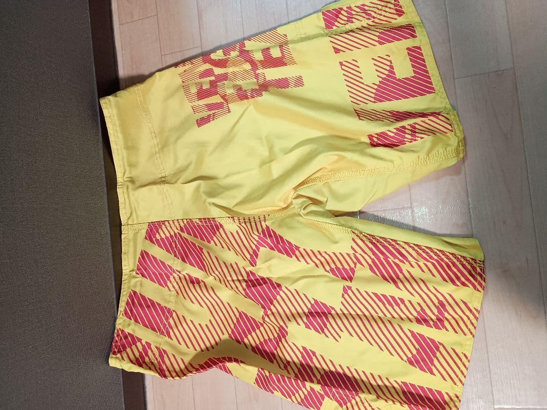 Venum ファイトショーツ L イエロー