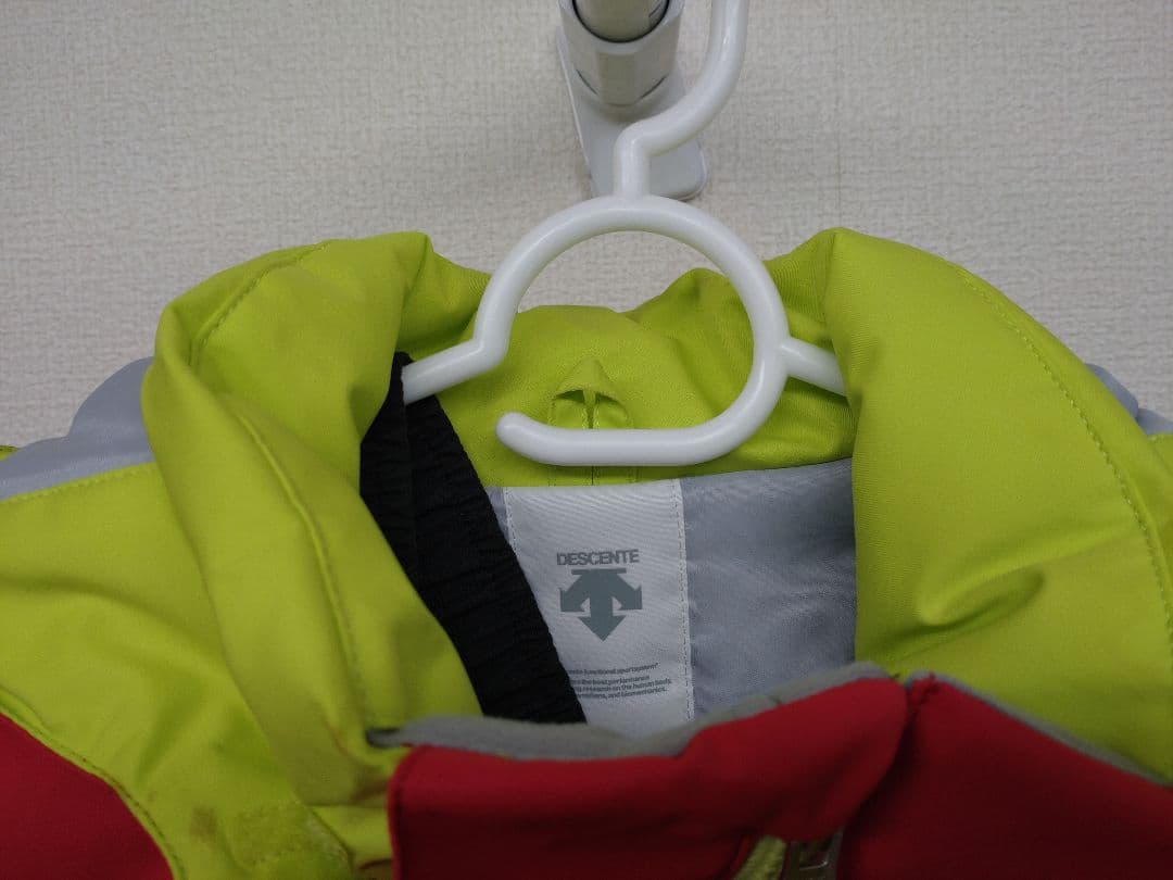 スキーウェア　デサント　160cm　未使用品(訳あり)