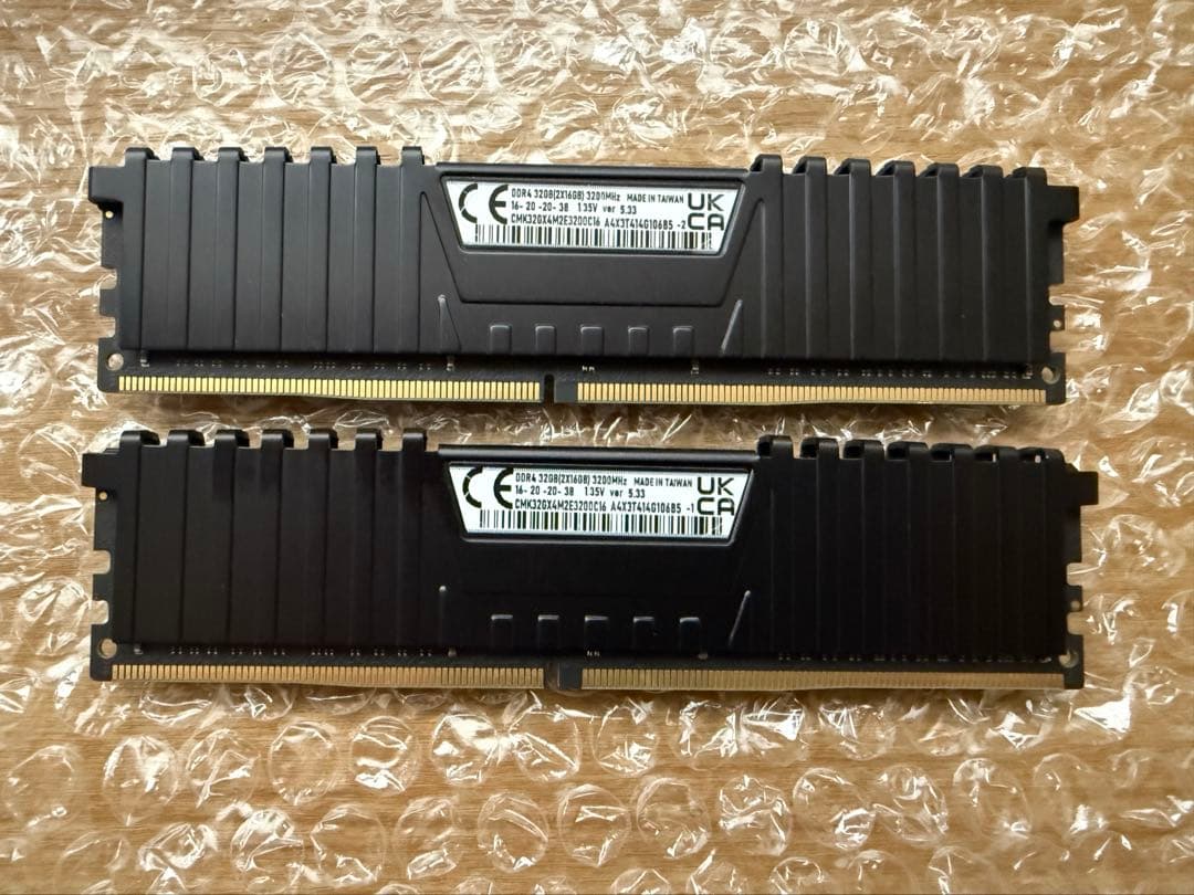 DDR4メモリ32GB(16GB×2) Corsair Vengeance